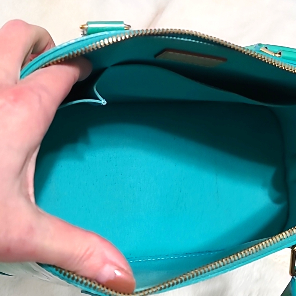 Louis Vuitton Alma BB In Green Vernis - Picture 11 of 12